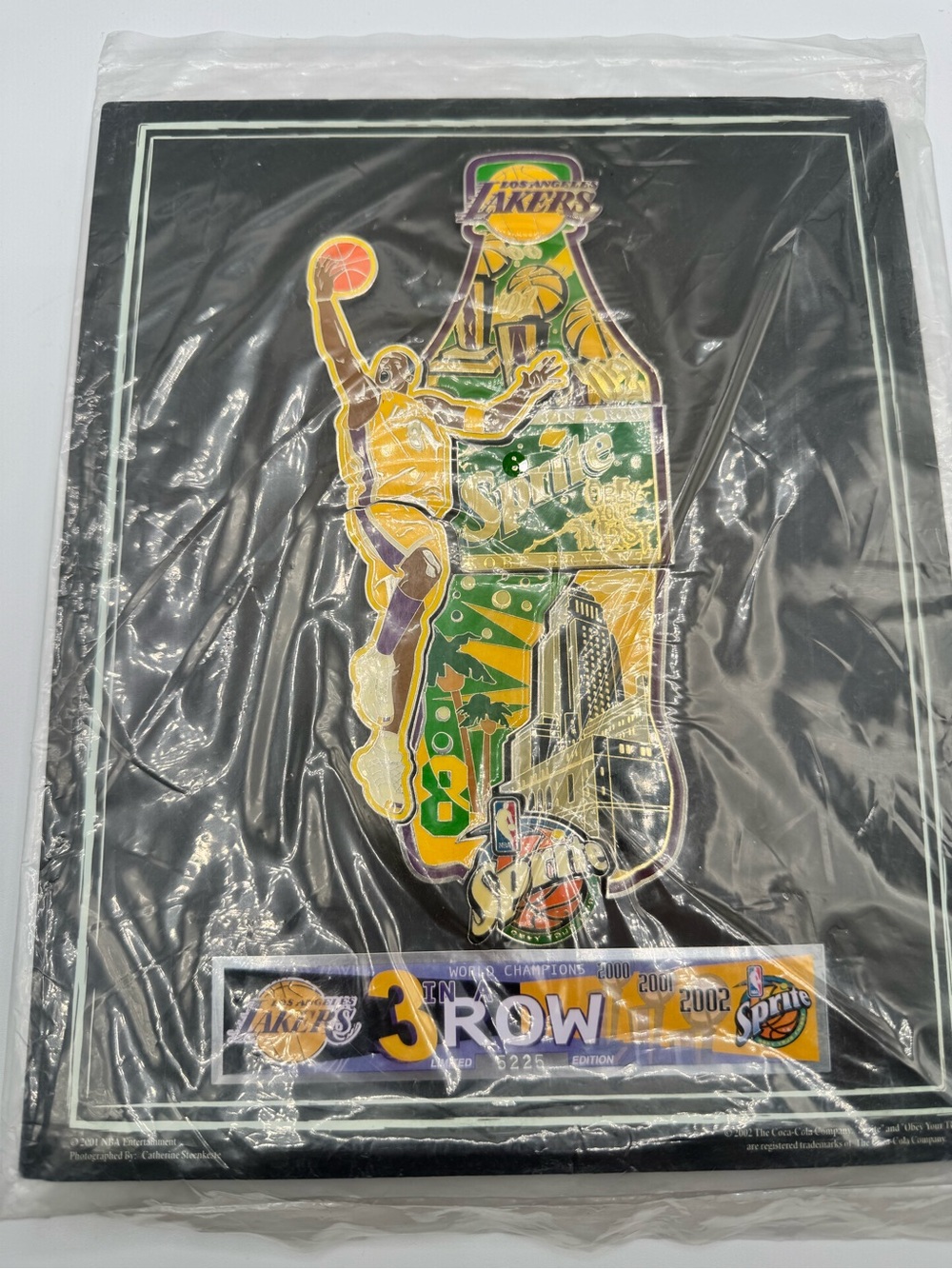 Lakers Kobe Bryant Giant Pin Sprite 3 In A Row World Champ #5225 Sealed.